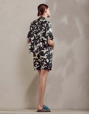 5---Poppy_Imara_Top_Short_Sleeve_Anthracite_101556_100_LR_S3_P