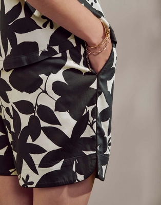7---Poppy_Imara_Top_Short_Sleeve_Anthracite_101556_100_LR_S4_P