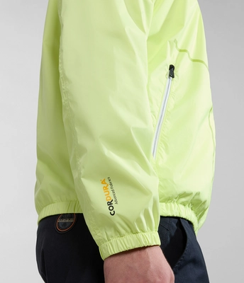 8---SS24_MAIN_MODEL_NA4HPPY1I-ALT6