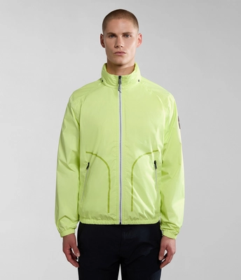 9---SS24_MAIN_MODEL_NA4HPPY1I-HERO