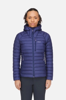 2---womens_microlight_alpine_jacket_patriotblue_marmalade_qdb_13_pbm_model_front_full_crop_1
