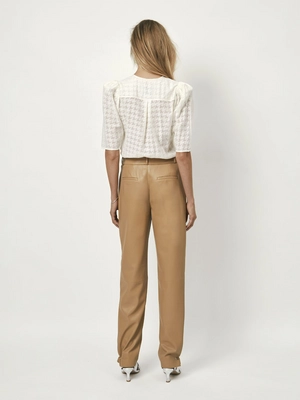 D6Pomona_detailed_V_neck_top_2