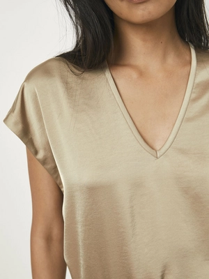 D6Luiza_satin_v_neck_top_33