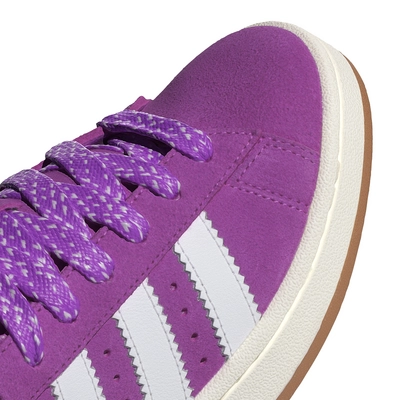 IF9616_8_FOOTWEAR_Photography_Detail View 1_white