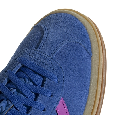 IG4367_9_FOOTWEAR_Photography_Detail View 2_white