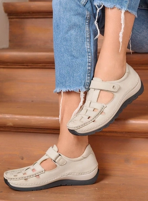 6---wolky-spring-summer-2024-04902-zambezi-35120-gebroken-wit-leer-detail