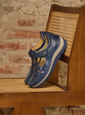 5---wolky-spring-summer-2024-04902-zambezi-35870-blauw-leer-sfeer