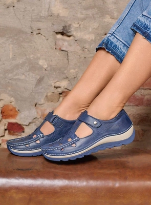 6---wolky-spring-summer-2024-04902-zambezi-35870-blauw-leer-detail