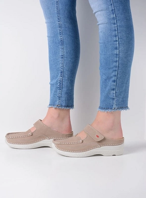 6---wolky-extra-comfort-06227-roll-slipper-16125-safari-nubuck-detail
