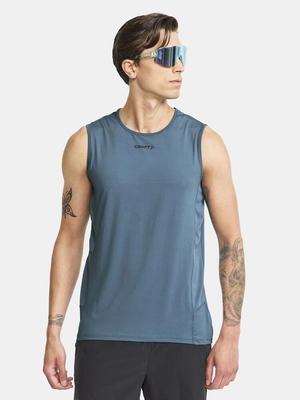 3---1908752-376000_ADV Essence SL Tee M_closeup1