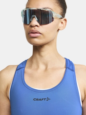 1908770-359000_ADV Essence Singlet W_closeup5