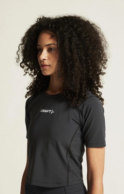 1914664-999000_Rush 2.0 Crop Tee W_closeup_6
