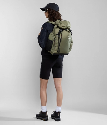 3---SS24_MAIN_MODEL_NA4HNCGAE-ALT2