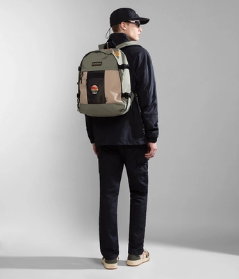 3---SS24_MAIN_MODEL_NA4HNFGAE-ALT1