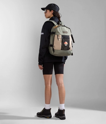 4---SS24_MAIN_MODEL_NA4HNFGAE-ALT2