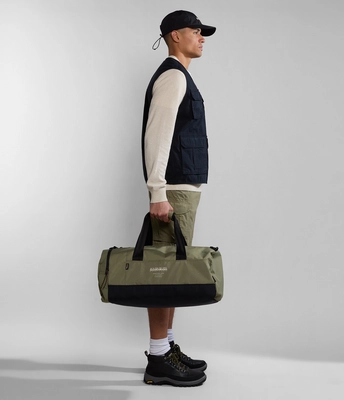 3---SS24_MAIN_MODEL_NA4HNGGAE-ALT1