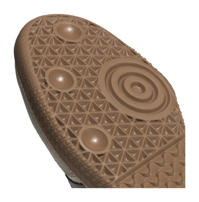 9---ID1447_9_FOOTWEAR_Photography_Detail View 2_transparent-_no-bg