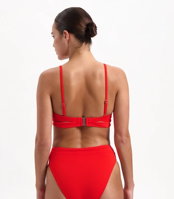 8---beachlife_fieryred_bikinitop_106c_bikinibroekje_206a_4