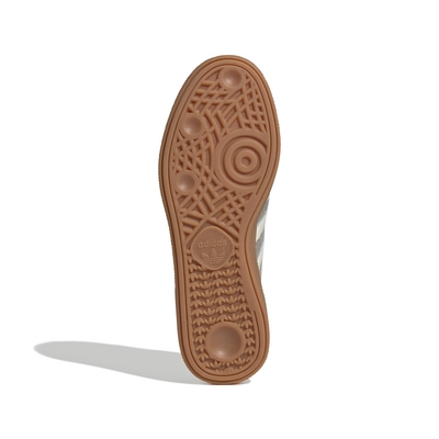 IG1966_4_FOOTWEAR_Photography_Bottom View_white