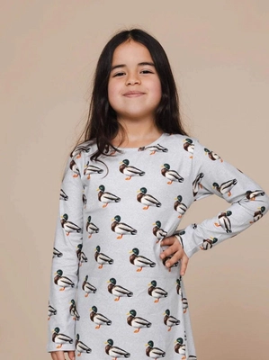 2---FW24Quack_sweatdress_kids_2_f437eb3b-d6e7-4d13-bd86-b5d757ce7cac