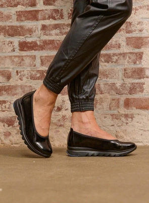 wolky-ballerinas-02126-snallerina-f2f-96000-zwart-lak-biocare-detail
