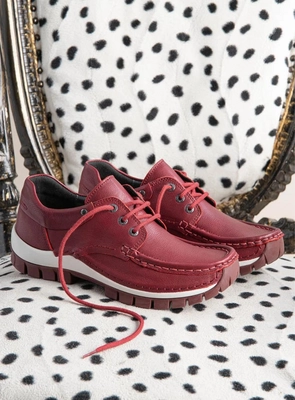 wolky-veterschoenen-04726-fly-24505-donkerrood-leer-sfeer
