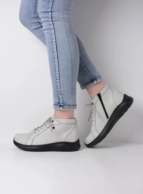 wolky-veterschoenen-05930-lima-20114-wol-wit-leer-sfeer.-756x1024