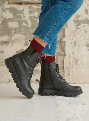 wolky-hoge-veterschoenen-06325-hope-xw-30000-zwart-leer-detail