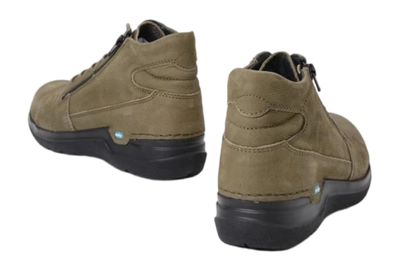 wolky-hoge-veterschoenen-06606-why-11709-pesto-groen-nubuck-back-_no-bg