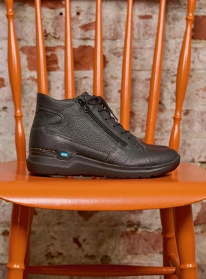 wolky-hoge-veterschoenen-06606-why-71000-zwart-leer-sfeer