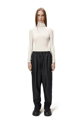 18560_black_aw24_women_1