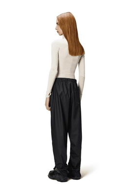 18560_black_aw24_women_2