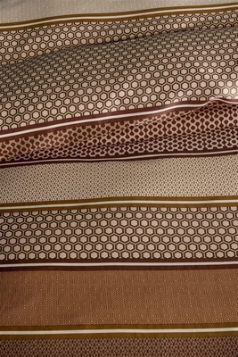 2---326740_40