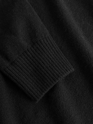 5---Lambswool_crew_neck-Knits-800013-1300_Black_Jet-6_600x