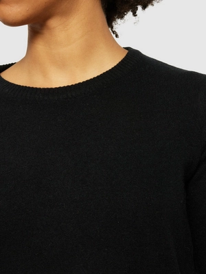 7---Lambswool_crew_neck-Knits-800013-1300_Black_Jet_bd9f0806-ed77-4726-bebb-8a6fd87e0d56_600x