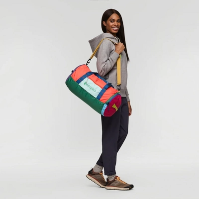 3---1200x1200_png-F24_Ligera_32L_Duffel_Bag_Del_Dia_Del_Dia_002_1100x
