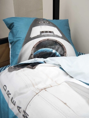 Rocket_Smokey_Blue_1pers_rgb-9792