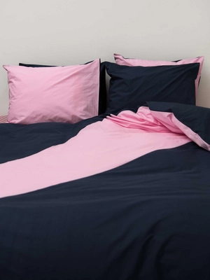 6---Color_Block_Navy_Pink_2pers_rgb-9102