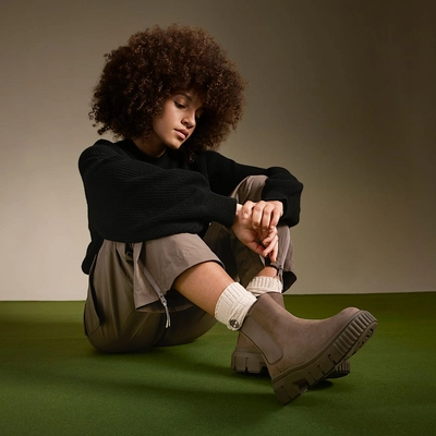 10---Field-Mid-Chelsea-Boot-for-Women-in-Brown