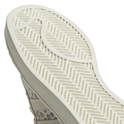 2---ID7041_10_FOOTWEAR_Photography_Detail View 3_white