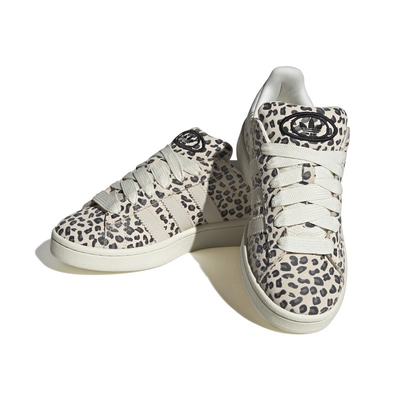 6---ID7041_6_FOOTWEAR_Photography_Front Lateral Top View_white