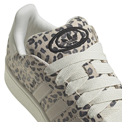 7---ID7041_8_FOOTWEAR_Photography_Detail View 1_white