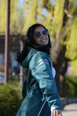 Ducksday_raincoat_woman_Breeze_6