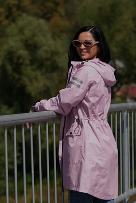 7---Ducksday_Raincoat_woman_Lee_5