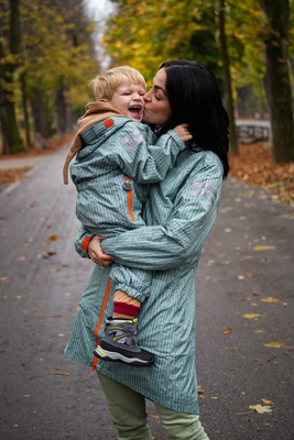 6---DucksdayRaincoatwomanManu_5