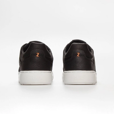 royal-s_black-white_3