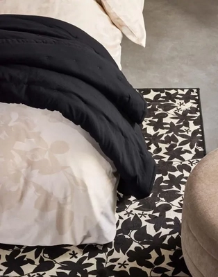 2---ruth_quilt_anthracite_100180_100_lr_d1_p