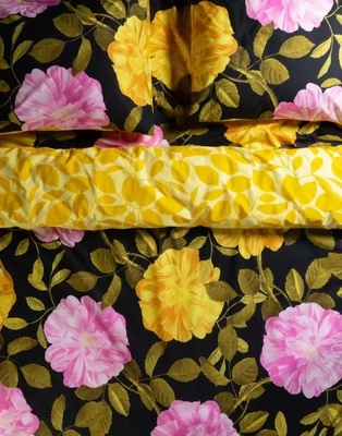 5---bloom_with_a_view_duvet_cover_black_101619_105_lr_s2_p_1_1
