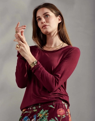 3---luyza_uni_top_long_sleeve_burgundy_100645_275_lr_s1_p
