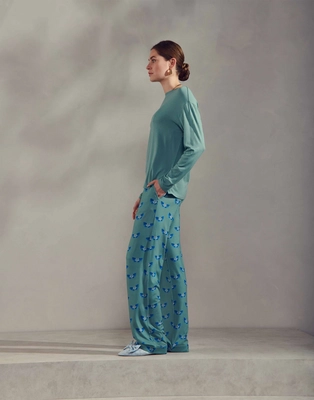 4---denna_uni_top_long_sleeve_soft_teal_101210_661_lr_s2_p
